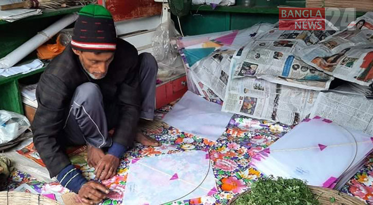 শীতকালে ঘুড়িতে মেতেছে শিশু-কিশোর