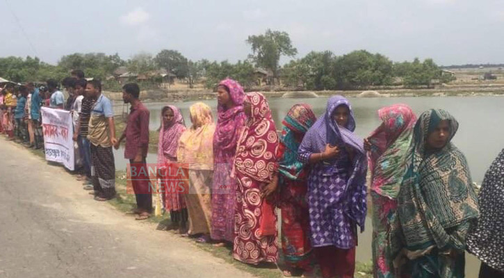 ‘সাকিব আল হাসান অ্যাগ্রো ফার্ম’র জমির মালিকদের মানববন্ধন