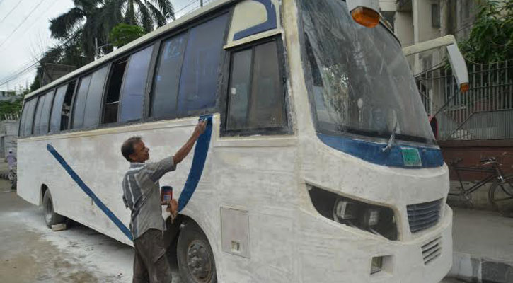 ঈদ এলেই পুরোনো বাসে রং লাগে!