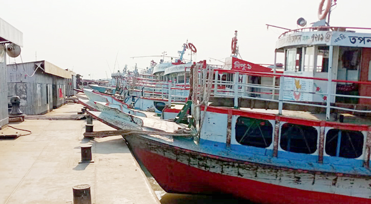 বাংলাবাজার-শিমুলিয়া রুটে নৌযান চলাচল বন্ধ