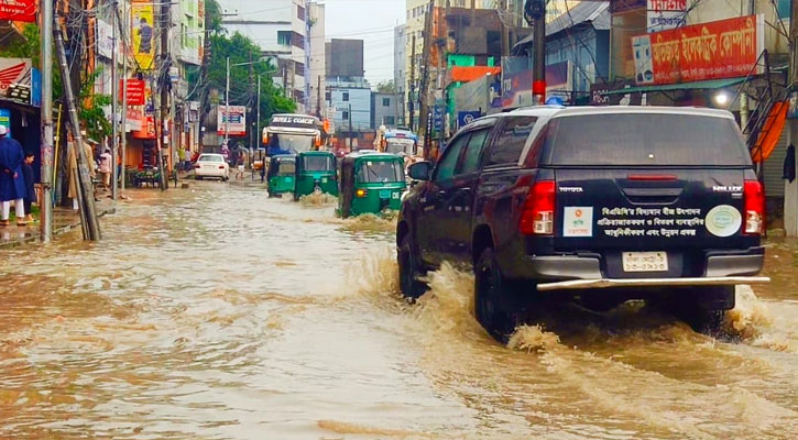 বৃষ্টিতে জলমগ্ন সিলেট নগরী, ভোগান্তি