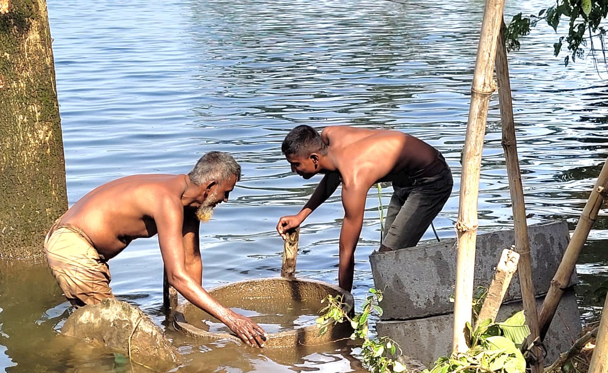 বন্যার পানি কমলেও সিলেটে বাড়ছে নানা দুর্ভোগ