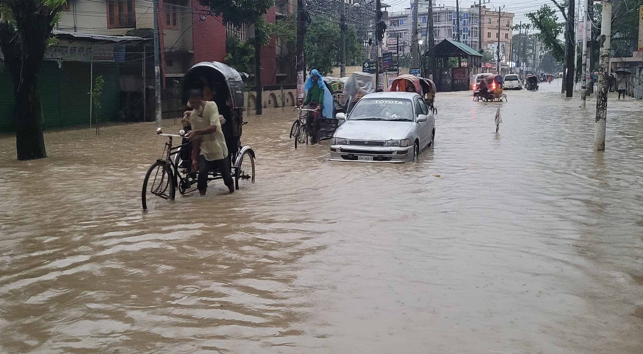 সিলেটে বন্যায় বিদ্যুৎ বিভাগের জরুরি সতর্কবার্তা