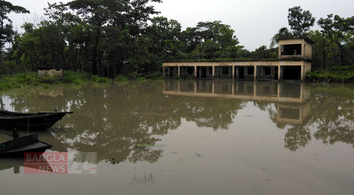 ভোলায় জোয়ারে পানিবন্দি ১৫ গ্রামের মানুষ 