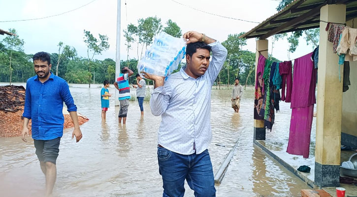 বন্যার্তদের পাশে শাবিপ্রবি ছাত্রলীগ