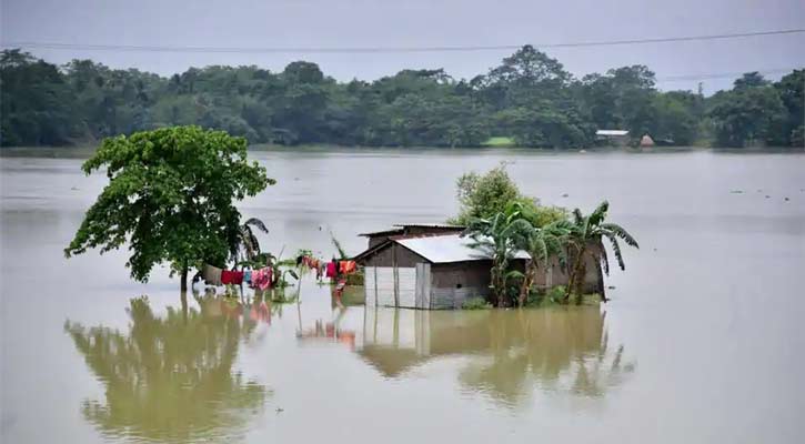 বন্যায় মৃত্যুর সংখ্যা বেড়ে ৭৩