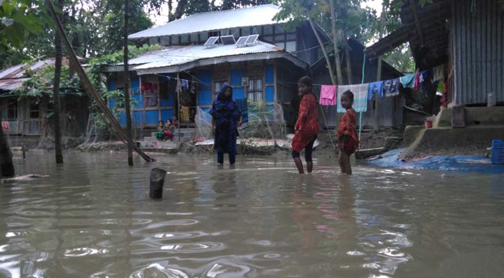 ভোলায় মেঘনার পানি বিপৎসীমা পার