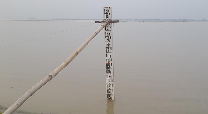 শরতের শেষে এসেও বাড়ছে যমুনার পানি