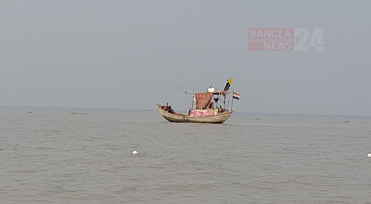 মধ্যরাত থেকে ২২ দিন মেঘনায় মাছ ধরায় নিষেধাজ্ঞা