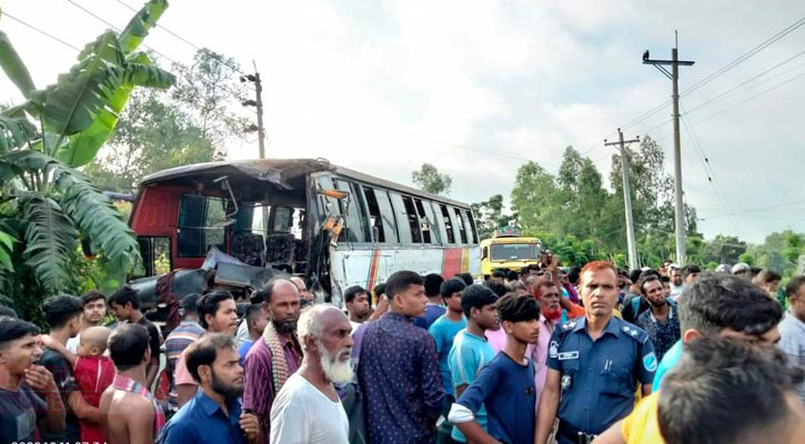 ঘাটাইলে ২ বাসের সংঘর্ষে আহত ১০