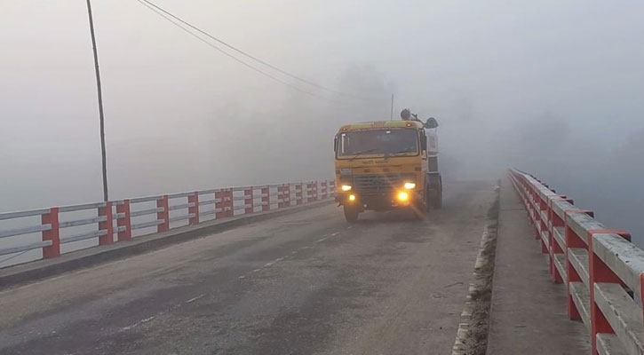 শীতের আগমনী বার্তা, ঘন কুয়াশার চাদরে পঞ্চগড়