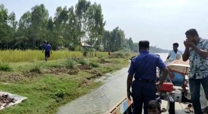 নৌকা থেকে লাফিয়ে পালালেন দণ্ডপ্রাপ্ত আসামি