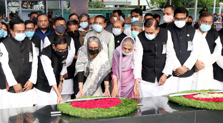 জেল হত্যা দিবসে বঙ্গবন্ধুর প্রতিকৃতিতে প্রধানমন্ত্রীর শ্রদ্ধা