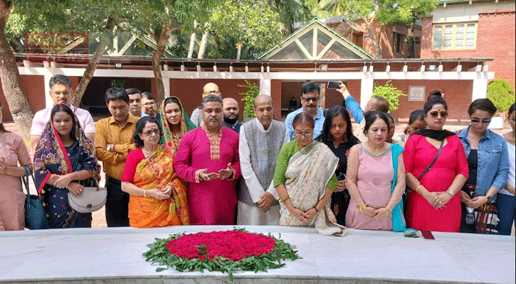 বঙ্গবন্ধুর সমাধিতে ভূপেন হাজারিকার পরিবারের সদস্যদের শ্রদ্ধা