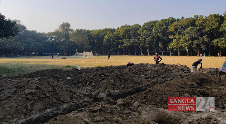 রাবিতে খেলার মাঠে দোকান নির্মাণ, শিক্ষার্থীদের ক্ষোভ