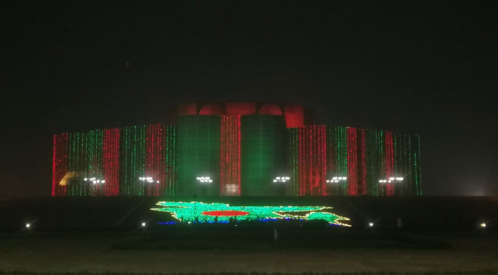 বর্ণিল আলোকসজ্জায় রাজধানীতে বিজয় উদযাপন