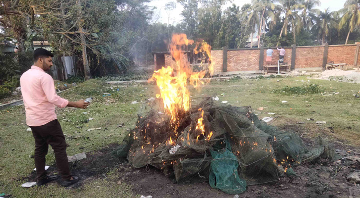 আগৈলঝাড়ায় ২০ হাজার মিটার অবৈধ জাল জব্দ