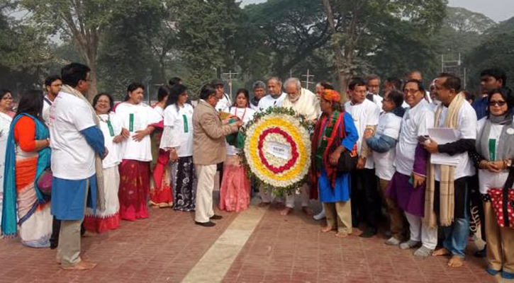 আন্তর্জাতিক লেখক দিবসে শান্তি প্রতিষ্ঠার প্রতিজ্ঞা