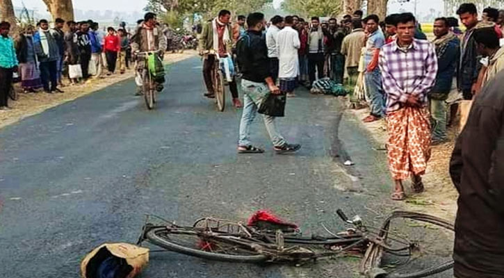 নওগাঁয় বাসের ধাক্কায় বাইসাইকেল আরোহী নিহত