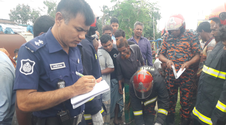 দিনাজপুরে ট্রাকের ধাক্কায় প্রাণ গেল সাইকেল আরোহীর 