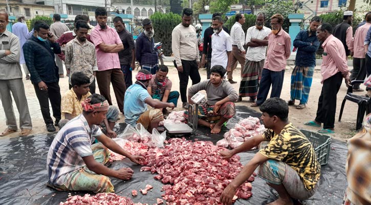 ডিসির উদ্যোগ: ময়মনসিংহে ৫৫০ টাকায় গরুর মাংস বিক্রি