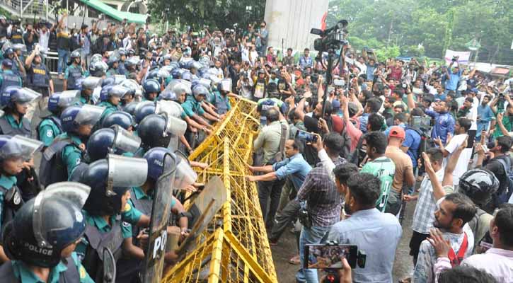 কোটা আন্দোলন বন্ধ করতে কঠোর হচ্ছে সরকার