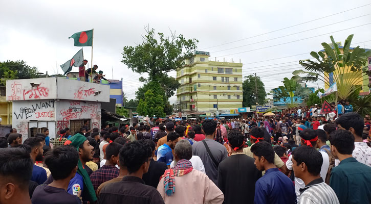 পঞ্চগড়ে ৬ ঘণ্টার মাথায় সড়ক ছাড়ল শিক্ষার্থীরা