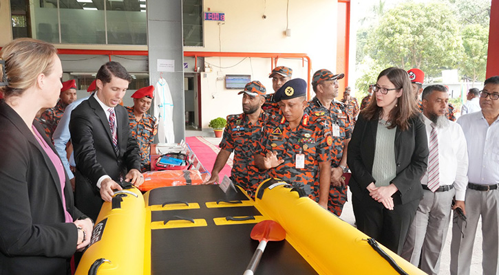 ফায়ার সার্ভিসকে জরুরি উদ্ধার সরঞ্জাম দিল যুক্তরাষ্ট্র