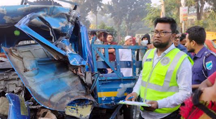 টাঙ্গাইলে বাস-পিকআপভ্যান সংঘর্ষে চারজন নিহত