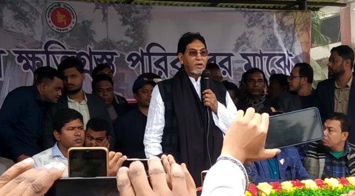 ‘দেশের সব সম্পদ চুরি করেছেন শেখ হাসিনা’